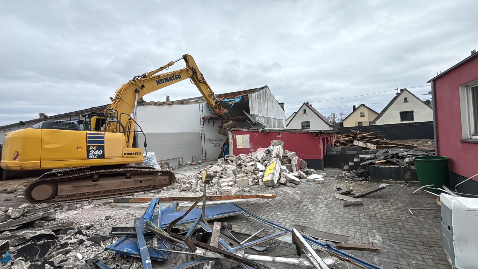 abriss-alte-lagerhalle2